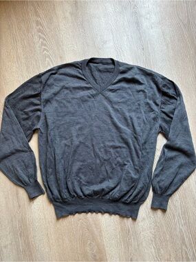 Woolmark Men's 100% Ultra-Fine Merino Wool V-Neck Charcoal Gray Sweater size M